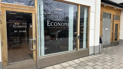 Kontor/butikslokal mitt i Örnsbergs centrum